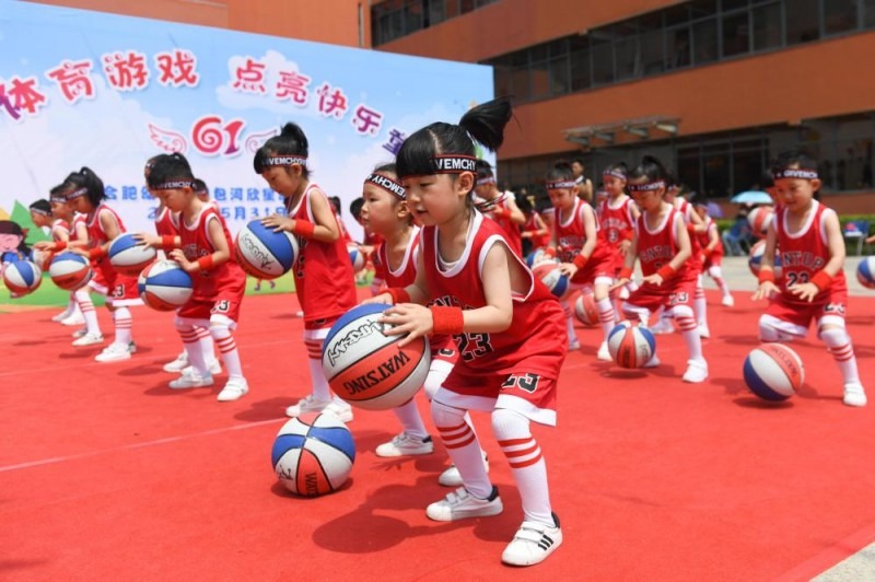 杜兰特这一下是怎么飞起来的？？？