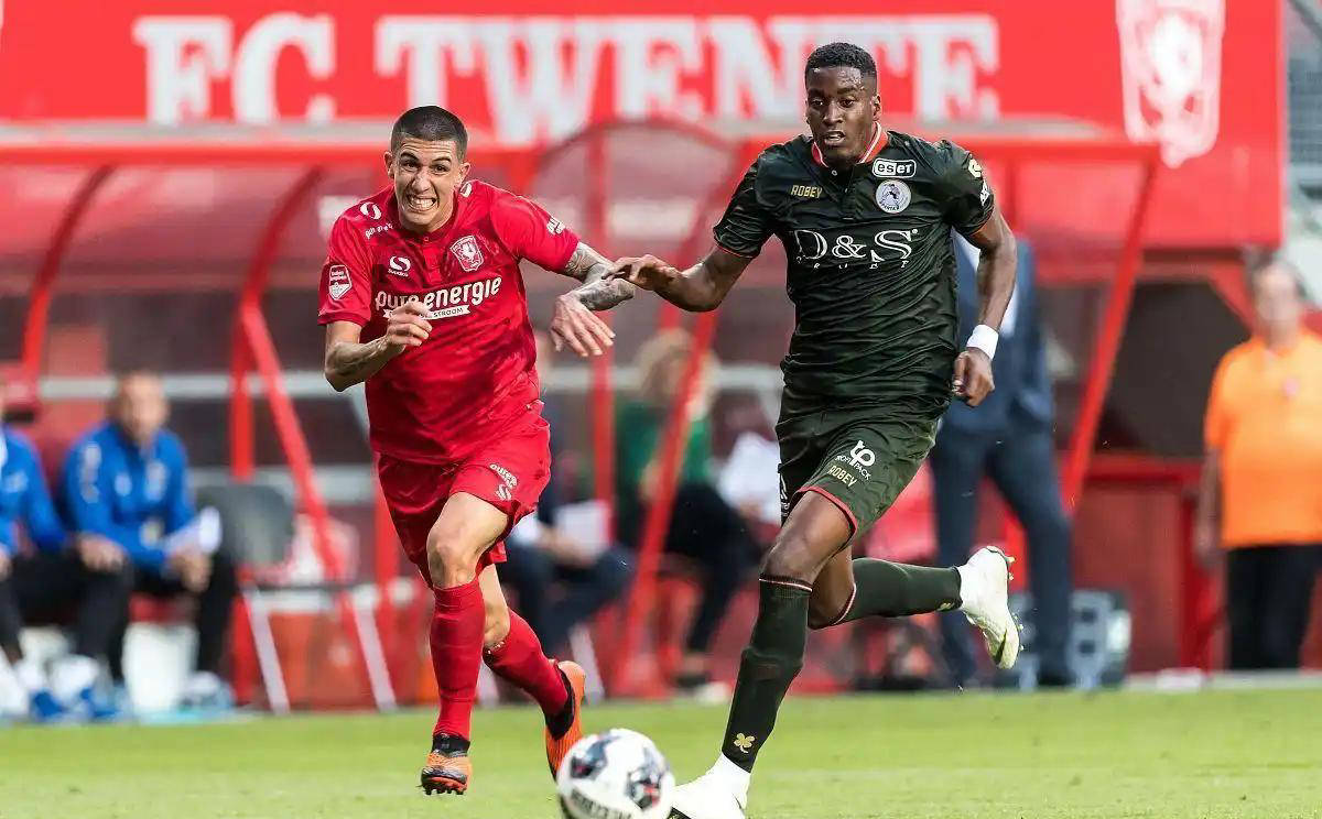 的舞台上 的舞台上